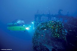 Submersible craft explores shipwreck