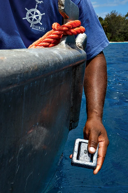 Surface crews can signal divers by banging a dive weight, hammer, or screwdriver against a boat hull or dive ladder