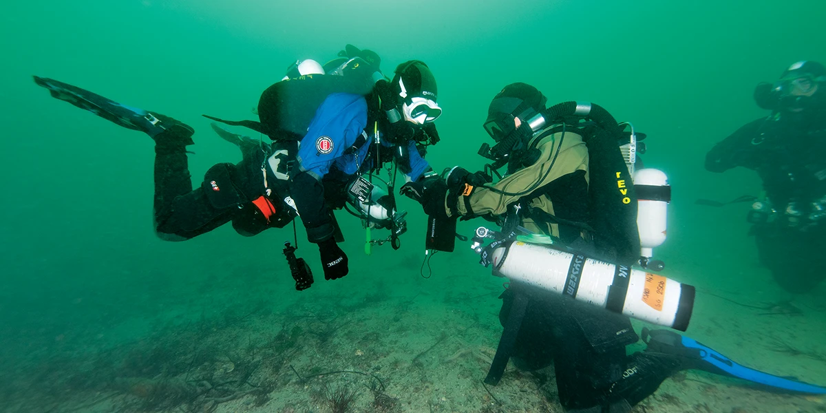 The mouthpiece retaining strap (MRS) is designed to help prevent rebreather diving fatalities.
